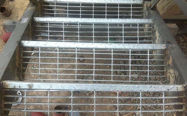 踏步板钢格栅钢格板