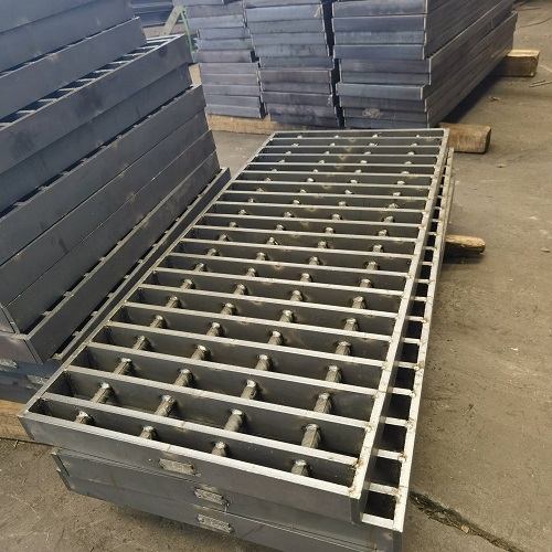 穿孔钢格板钢格栅特点有哪些性能优势