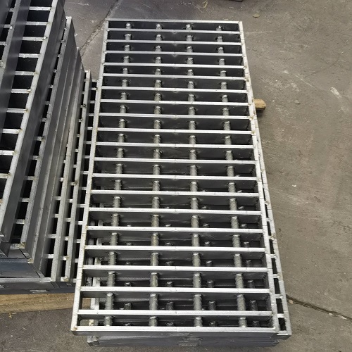 穿孔钢格板钢格栅特点有哪些性能优势