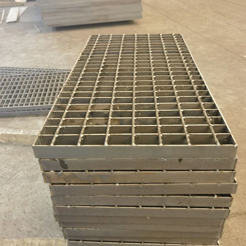 重型钢格板钢格栅板在城市中的应用