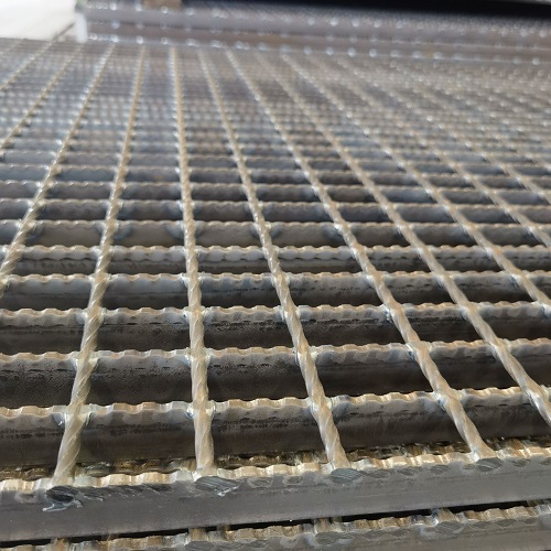 安全与耐久：发电厂脱硫平台钢格板钢格栅板应用与设计