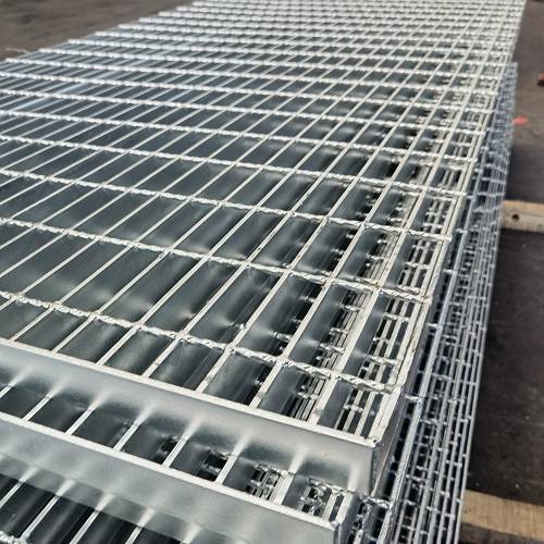 G325/30/100WFG压焊钢格板钢格栅板：提升钢结构平台的安全性