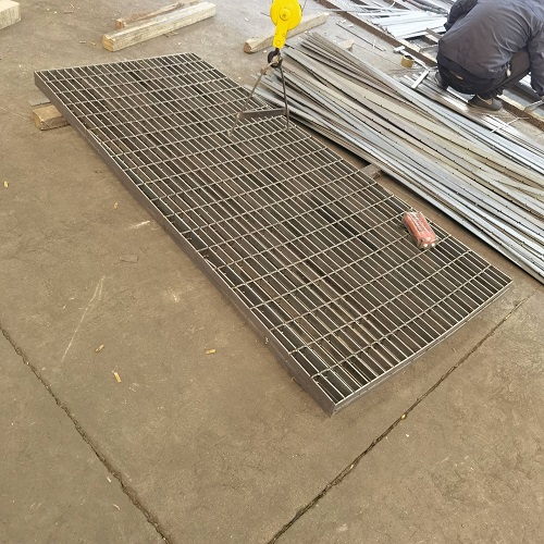 钢格栅钢格板G403/30/100：防滑、防腐与高强度