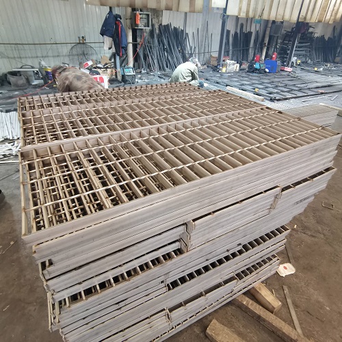 化工厂用不锈钢钢格板钢格栅：防滑、防腐相结合