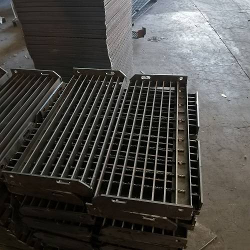 钢梯踏步钢格栅钢格板三大特点