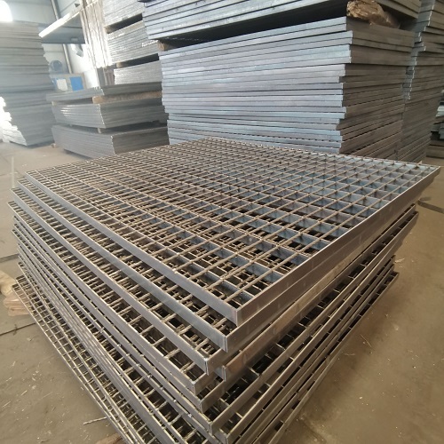 根据需求选择不同类型的钢格栅:定制平台钢格栅