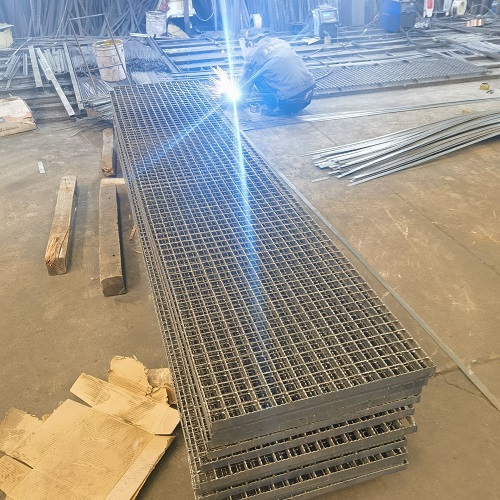 钢格板采购避坑指南：这5个参数不懂，小心被坑！