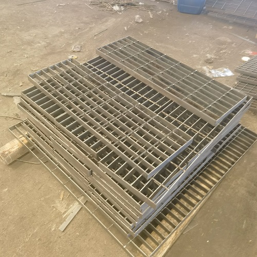 物流分拣中心钢格栅：满足高效作业的优化方案