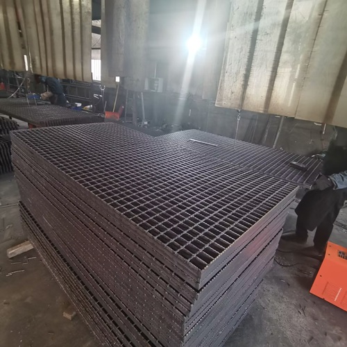 钢格栅尺寸测量的隐形陷阱：90%的人栽在这些细节上