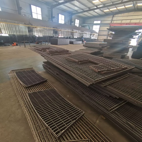 化工厂钢格栅系统：腐蚀防护的终极解决方案