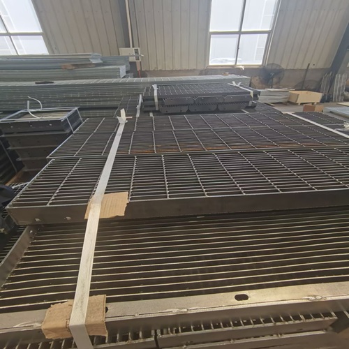 养殖场钢格栅系统：抵御腐蚀与堵塞的双重防护