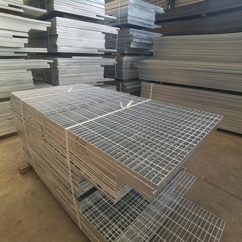 加油站钢格栅系统：安全防护的科技屏障