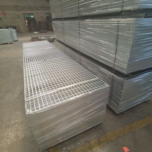 商业街区钢格栅：美观与安全兼顾的铺装方案