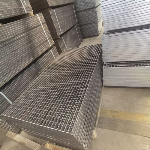 市政道路钢格栅：排水与耐用性综合解决方案