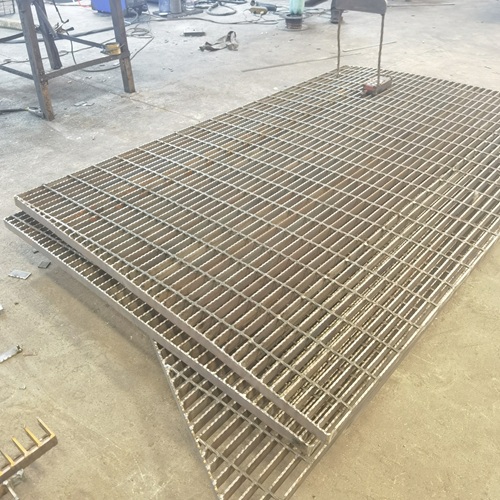 钢格板是怎么做到防滑又安全的？