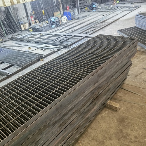 从原材料到终端应用钢格板产业链全面解析