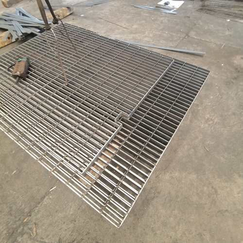 钢格板在极端环境下的表现有多稳