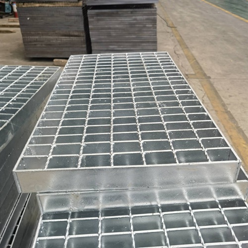 钢格板在城市广场中的创新应用