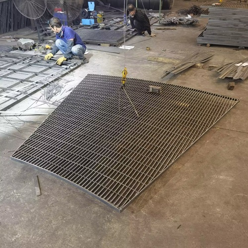 钢格板长期使用后变形怎么办