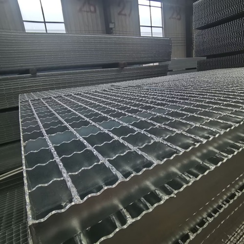 钢格板在桥梁桥面铺设中的表现