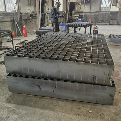 钢格栅板型号怎么选？一篇讲透