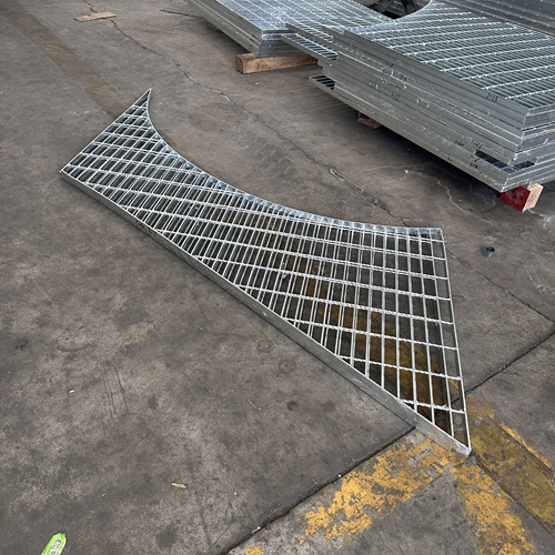 钢格栅板默默无闻却不可或缺的工程英雄