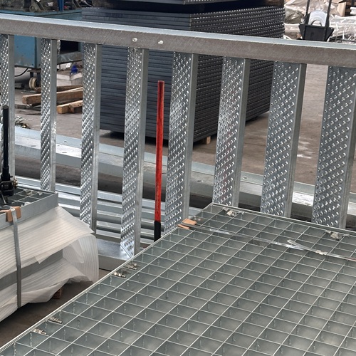 钢格栅板正在悄悄出圈