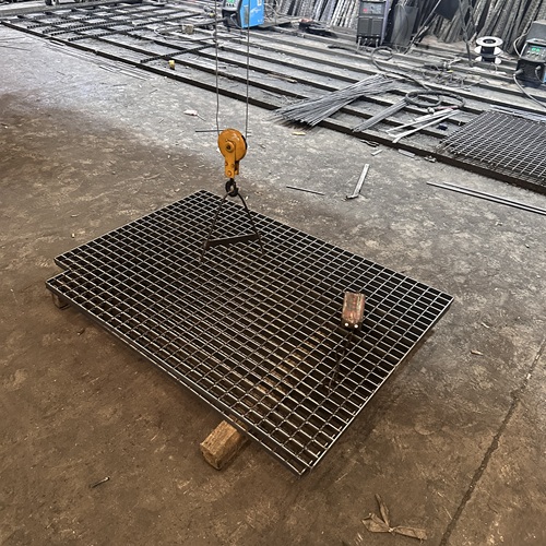 钢格栅板使用中容易忽视的维护细节