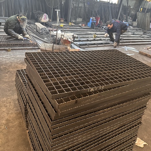钢格栅板用于排水沟盖板的几大好处