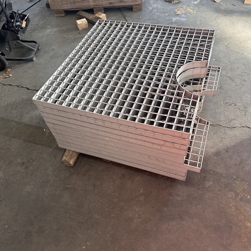 钢格栅板在桥梁桥面铺设中的表现