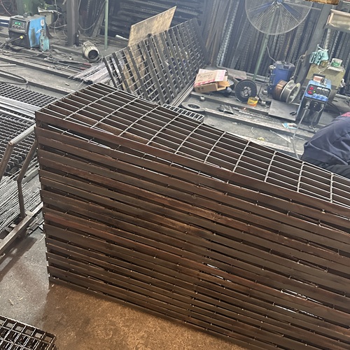 钢格栅板尺寸定制需要注意哪些细节