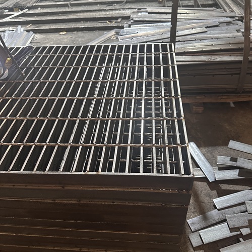 养殖场用钢格板易清洁防腐蚀养殖户都在选